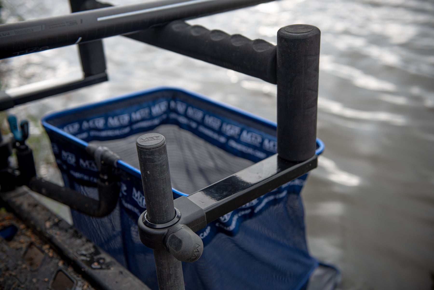Reversible Pole Support